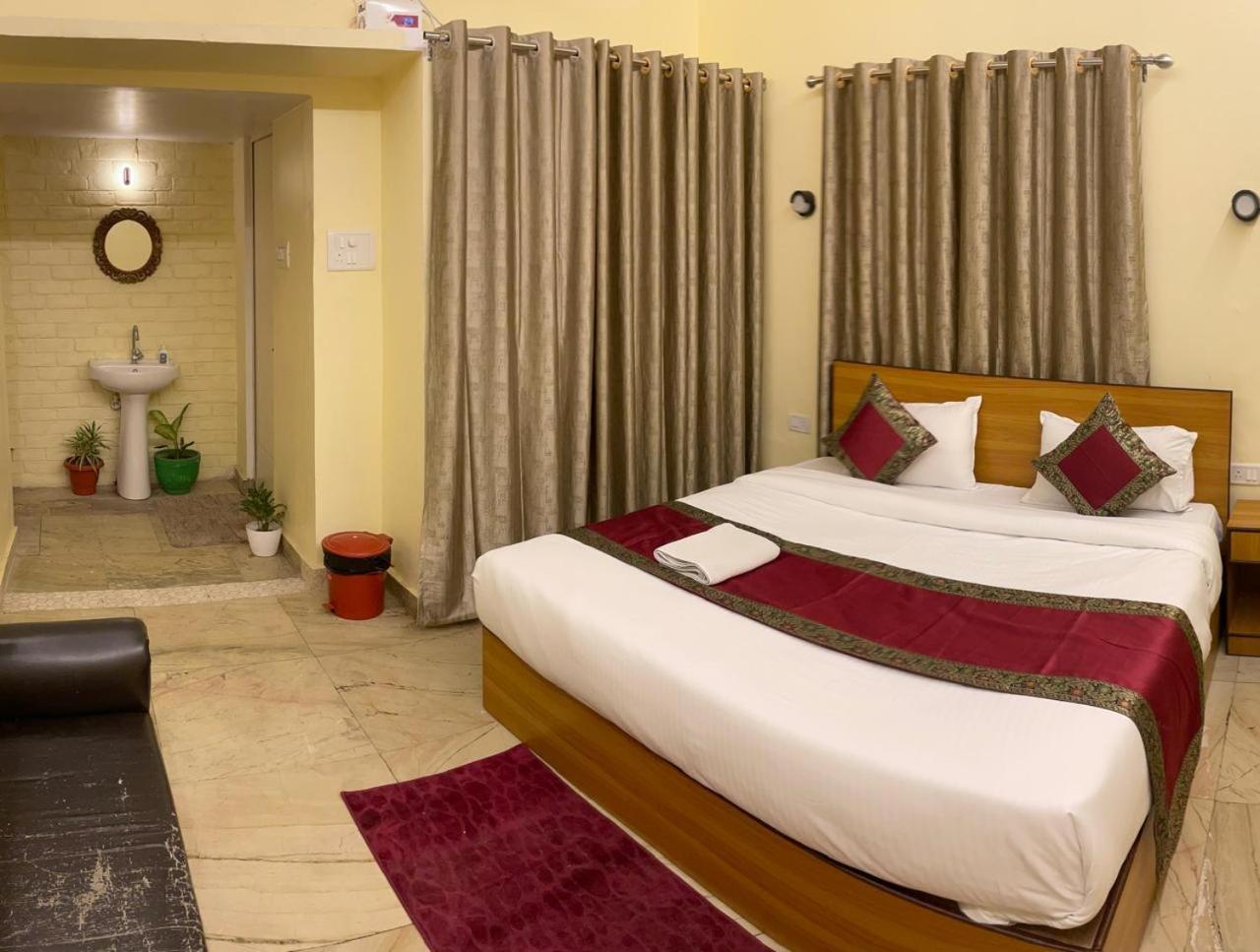 Shankar Vilaas -A Boutique Stay Forigners Choice Near Ghats And Temples Varanasi Exterior foto